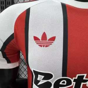 Camiseta River Plate 2026/2027 Especial Version Jugador - detalle escudo