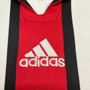Camiseta River Plate 1999 Retro Local - detalle escudo y cuello