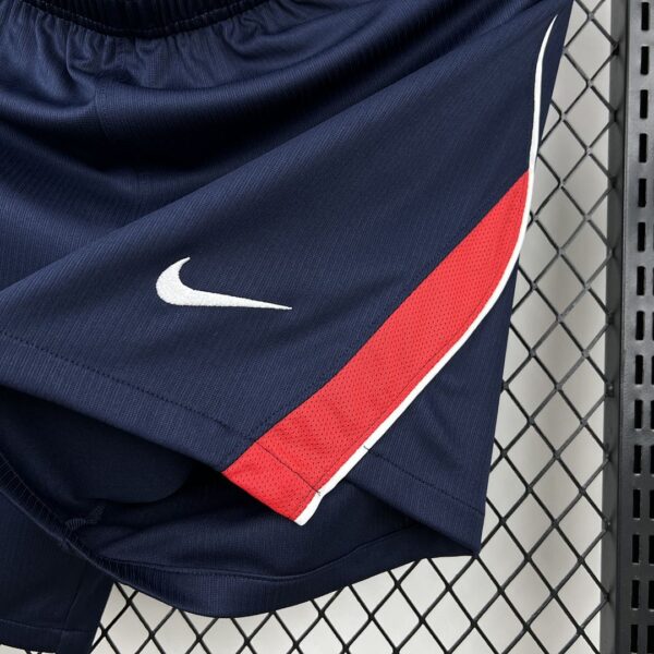 Shorts Inglaterra Mundial 2026 Visita - detalle escudo