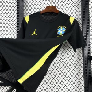 Camiseta Brasil 2026 Local - detalle escudo