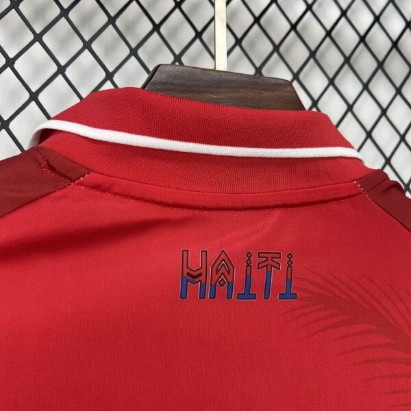 Camiseta Haití 2026 Local - detalle escudo