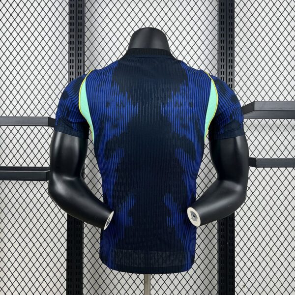 Camiseta Brasil 2026 Visita - detalle escudo