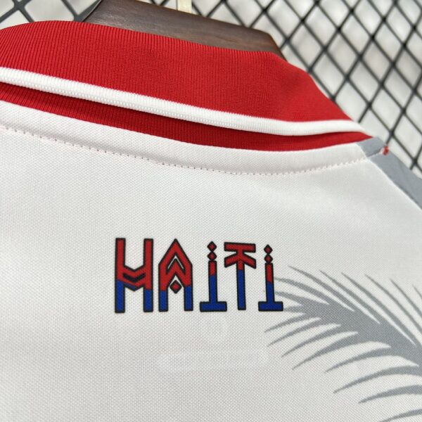 Camiseta Haití 2026 Local - detalle escudo