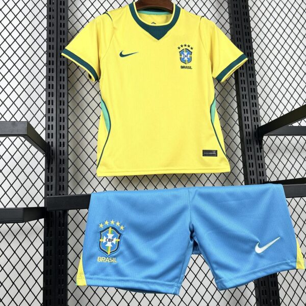 Camiseta Brasil 2026 Local - detalle escudo