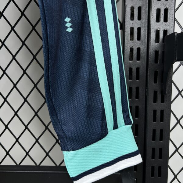 Camiseta Alemania 2026 Local - detalle escudo