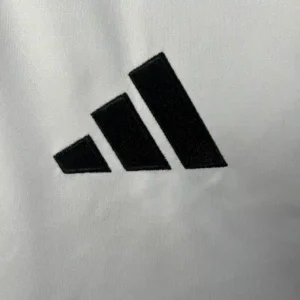 Camiseta River Plate 2025/26 Local - detalle cuello y escudo