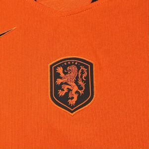 Camiseta Países Bajos 2026 Local - detalle shorts y escudo