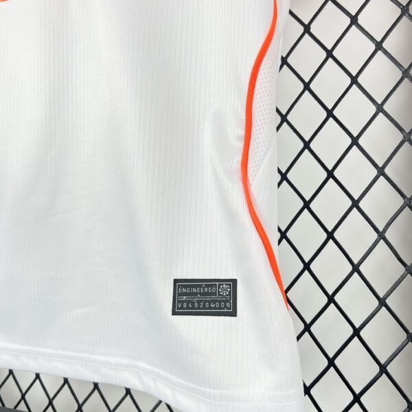 Camiseta Países Bajos 2026 Visita - detalle cuello y franja