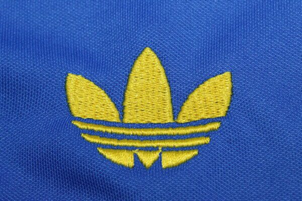 Camiseta Boca Juniors 1981 Retro Local Niño - detalle manga y shorts