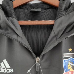 Cortavientos Colo Colo 2022 Negro - detalle