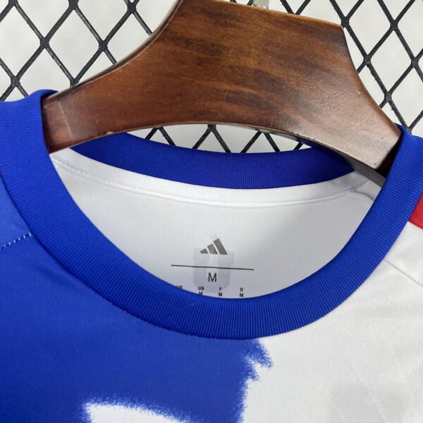 Camiseta Universidad de Chile 2026/2027 Visita - detalle cuello y hombro