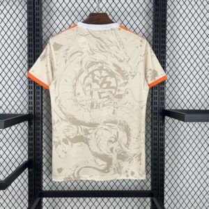 Camiseta Japón Mundial 2026 Local Edición Especial Vegeta - detalle escudo