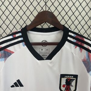 Camiseta Japón 2024 Edición Especial - detalle gráfico Goku y sol naciente