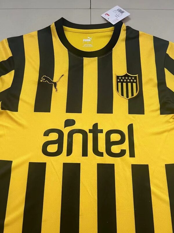 Camiseta Peñarol 2024/25 Local - detalle