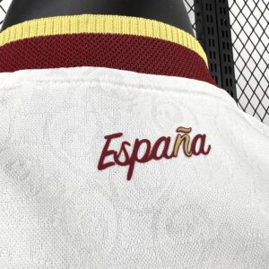 Camiseta España 2026 Visita - detalle cuello y hombros