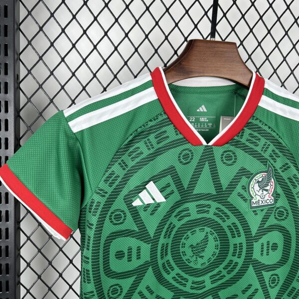 Camiseta Mexico 2026 Local Nino - detalle de los shorts