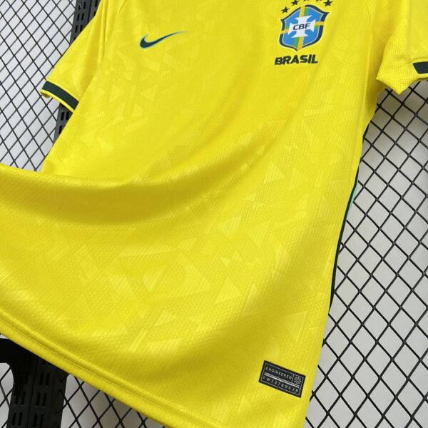 Camiseta Brasil Mundial 2026 Local Niño - detalle manga
