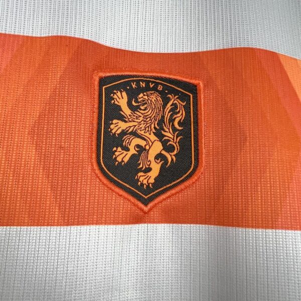 Camiseta Países Bajos 2026 Visita - detalle shorts y logo Nike