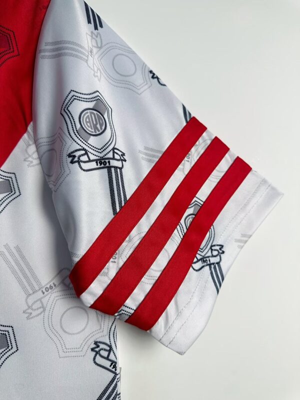 Camiseta Niño River Plate 1996 Retro Local - detalle manga izquierda