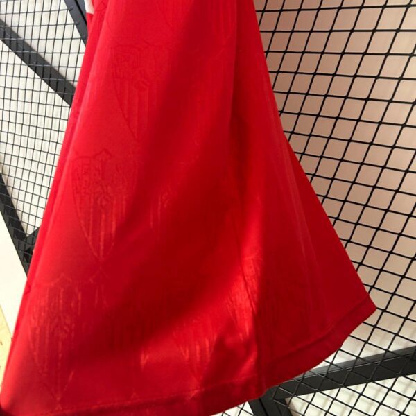 Camiseta Sevilla FC Retro Local - detalle parte inferior izquierda