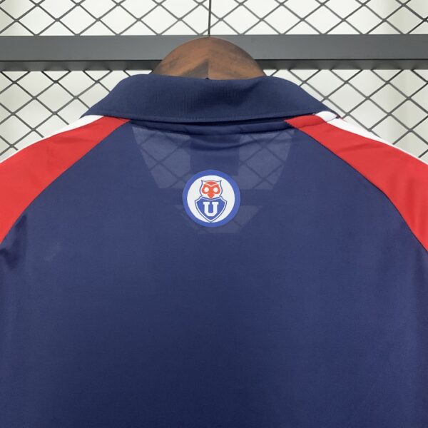 Camiseta Universidad de Chile 2001/2002 Retro Local - detalle manga y hombro