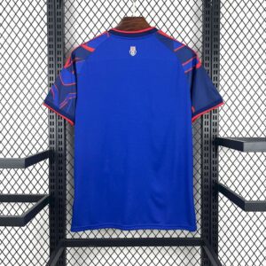 Camiseta Universidad de Chile 2026/27 Local - detalle bajo de la camiseta