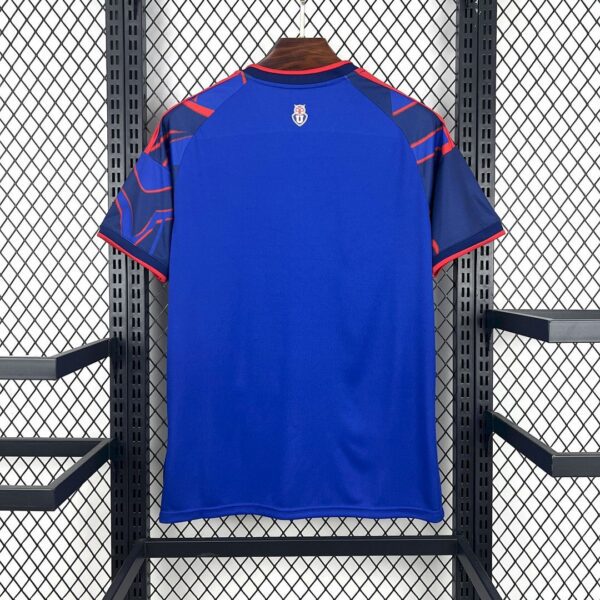 Camiseta Universidad de Chile 2026/27 Local - detalle bajo de la camiseta