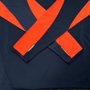 Conjunto de Entrenamiento Universidad de Chile 2025/2026 - detalle franjas Adidas en pantalón
