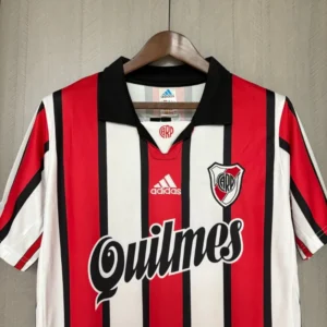 Camiseta River Plate 1999 Retro Local - detalle parte inferior y etiqueta