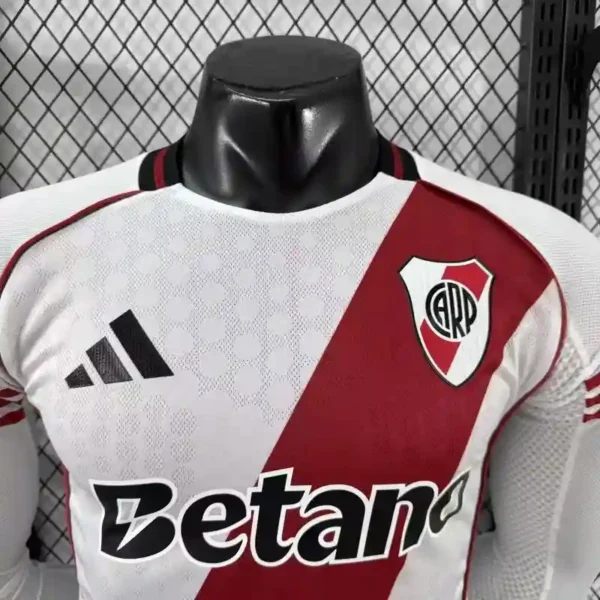 Camiseta River Plate 2025/26 Manga Larga Local Version Jugador - detalle