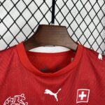 Camiseta Suiza 2026 Local - detalle de las mangas