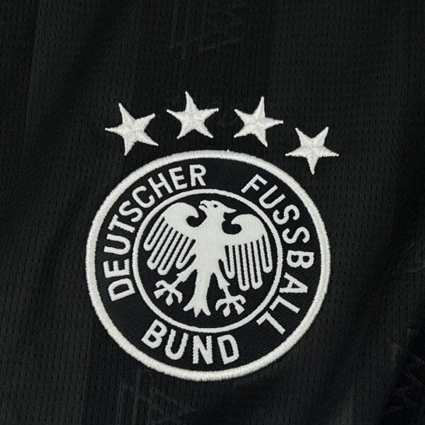 Camiseta Alemania 1990 Retro Visita Mujer - detalle franjas en manga