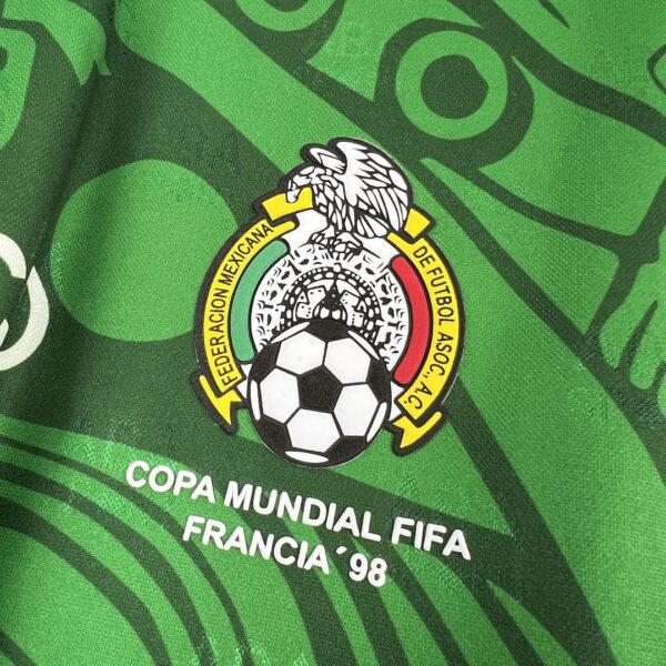 Camiseta Mexico 1998 Local - detalle del estampado y manga