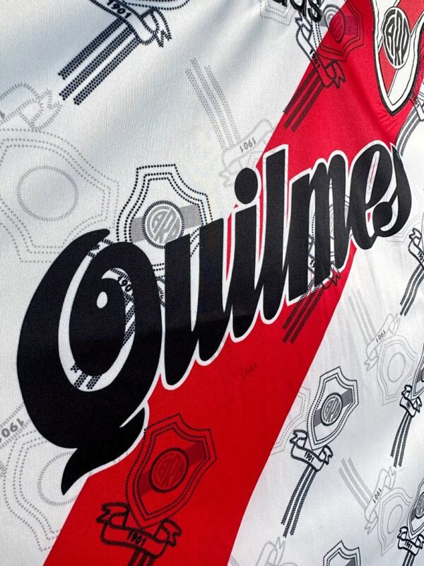 Camiseta Niño River Plate 1996 Retro Local - detalle manga derecha