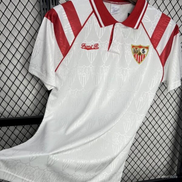Camiseta Sevilla Local - detalle manga y hombro