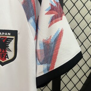 Camiseta Japón 2024 Edición Especial - detalle logo Adidas y cuello
