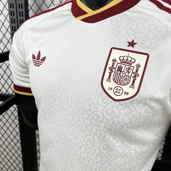 Camiseta España 2026 Visita - detalle puño manga