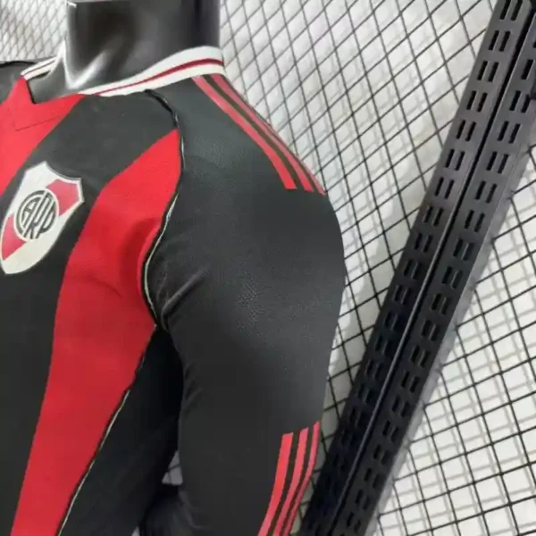 Camiseta River Plate 2025/2026 Visita Manga Larga Version Jugador - detalle