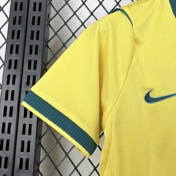 Camiseta Brasil 2026 Local - detalle shorts
