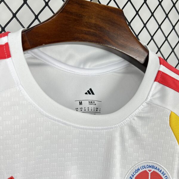 Camiseta Colombia 2026 Pre-Partido - detalle