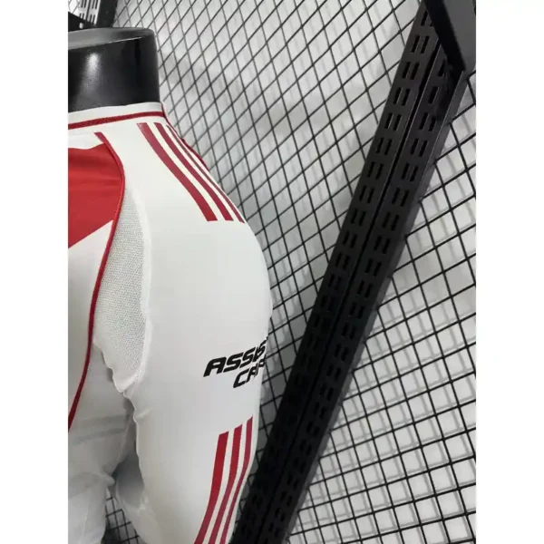 Camiseta River Plate 2024/25 Manga Larga Local Version Jugador - detalle cuello y costuras