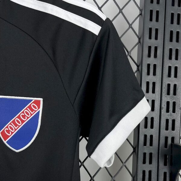 Camiseta Colo Colo 2025/26 Aniversario Negro Nino - detalle