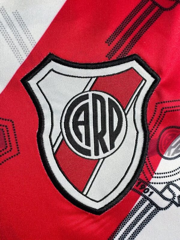 Camiseta Niño River Plate 1996 Retro Local - detalle patrocinador Quilmes
