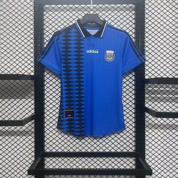 Camiseta Argentina Mundial 2026 Local - detalle tejido y logo Adidas