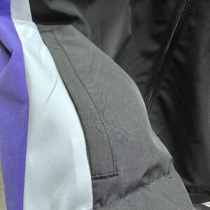 Cortavientos Colo-Colo - detalle puño