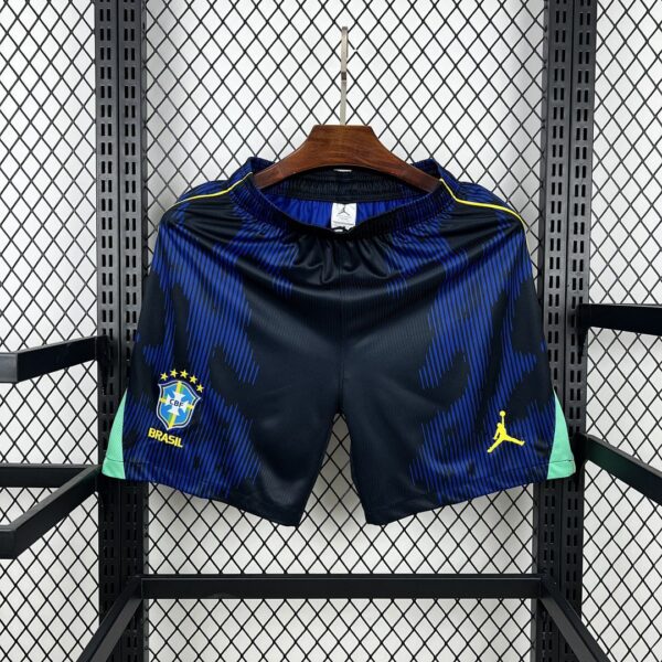 Camiseta Brasil 2026 Arquero - detalle de la cintura y ajuste