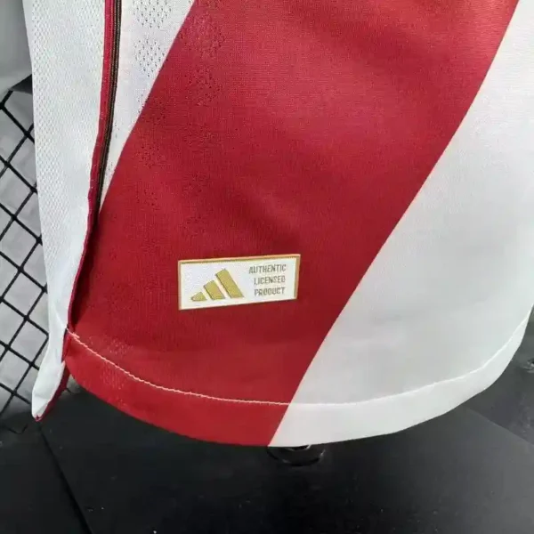 Camiseta River Plate 2025/26 Manga Larga Local Version Jugador - detalle
