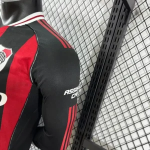 Camiseta River Plate 2025/26 Visita Manga Larga - detalle cuello