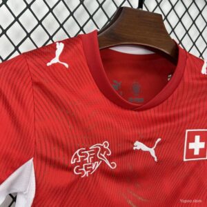 Camiseta Suiza 2026 Local - vista frontal de los shorts
