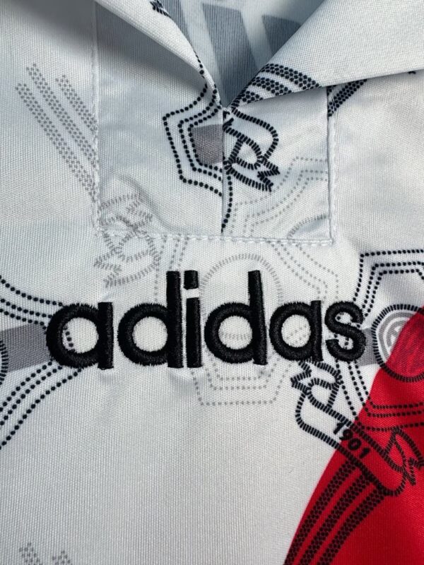 Camiseta Niño River Plate 1996 Retro Local - detalle patrón inferior